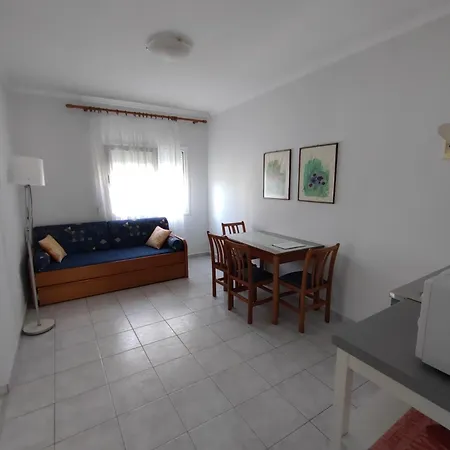 Ioli Aparthotel