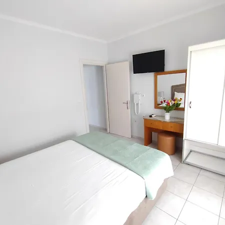 Aparthotel Ioli *