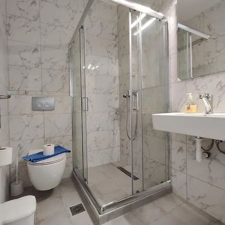 Ioli Aparthotel