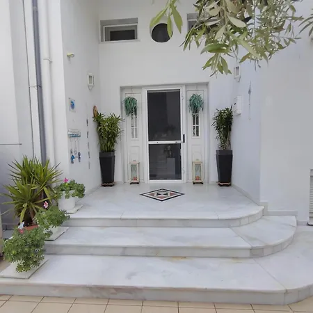 Ioli Aparthotel *
