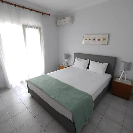 Ioli Aparthotel